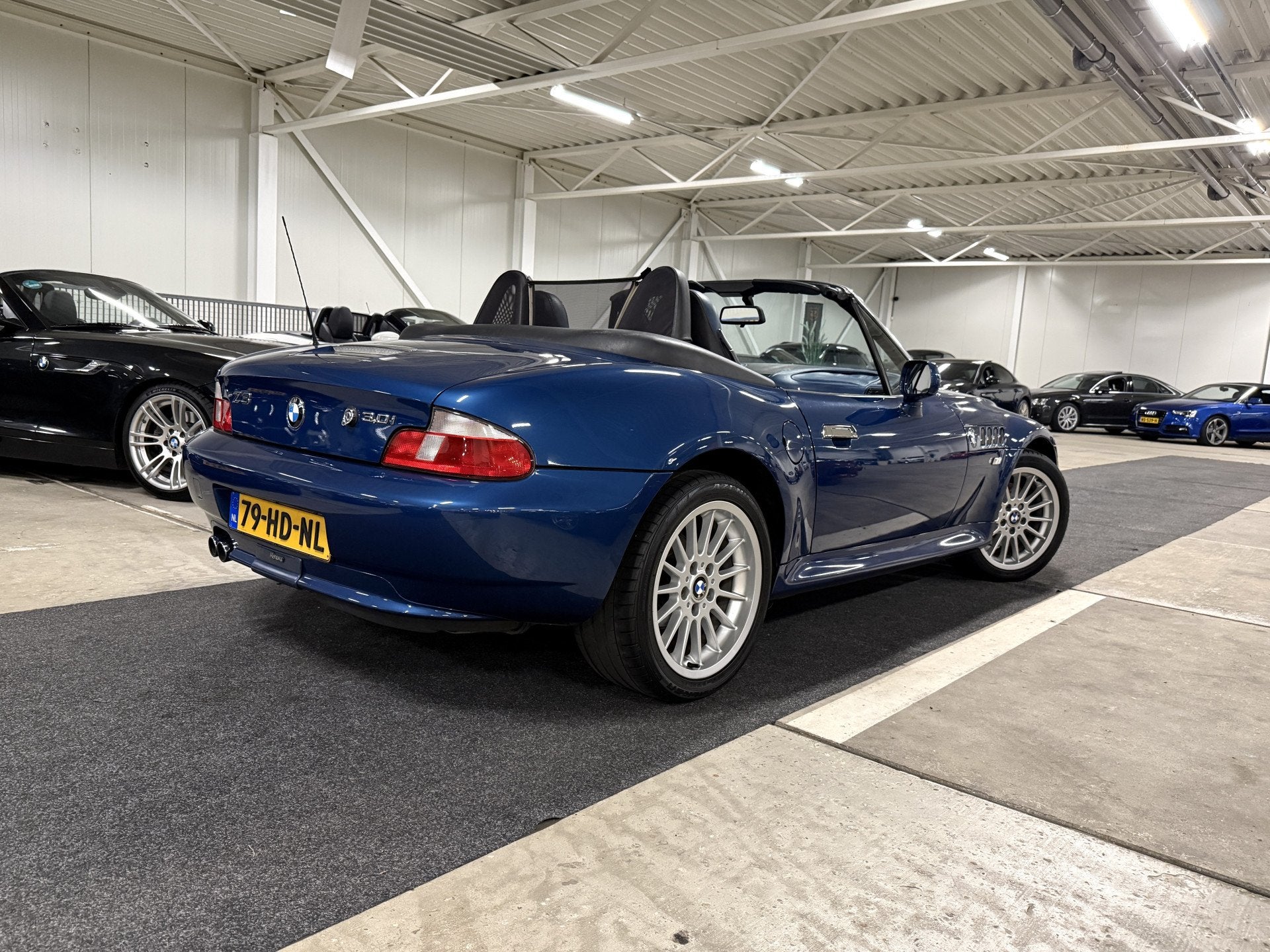 BMW Z3 Roadster 3.0i Aut. Sport Line l NL-geleverd l Individ, Auto's, Oldtimers, Automaat, Cabriolet, Blauw, Bedrijf