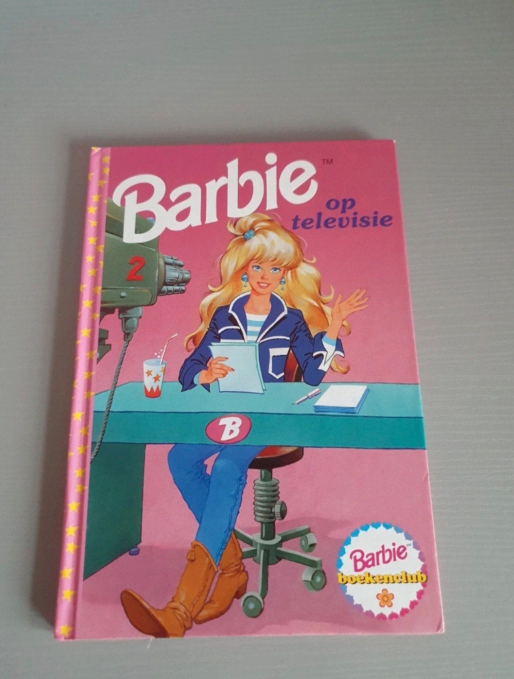 Barbie op televisie, Boeken, Ophalen of Verzenden, Gelezen, Fictie