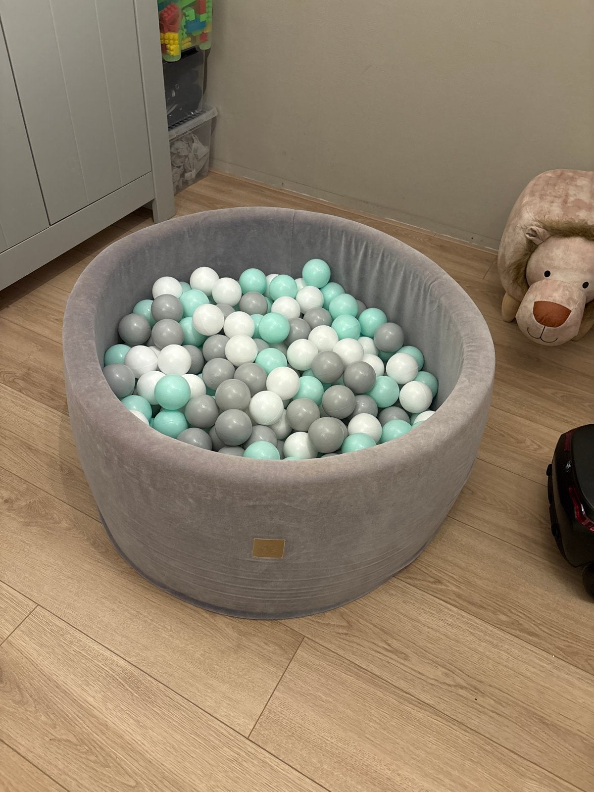 Leuke ballenbak met veel ballen van meawbaby, Ophalen, Gebruikt, Jongen of Meisje