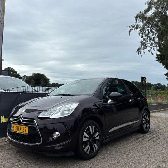 Citroën DS3 AUTOMAAT 1.2 VTi 82 PK APK 09/2027, Auto's, 40 €/maand, Zwart, Origineel Nederlands, 24 km/l