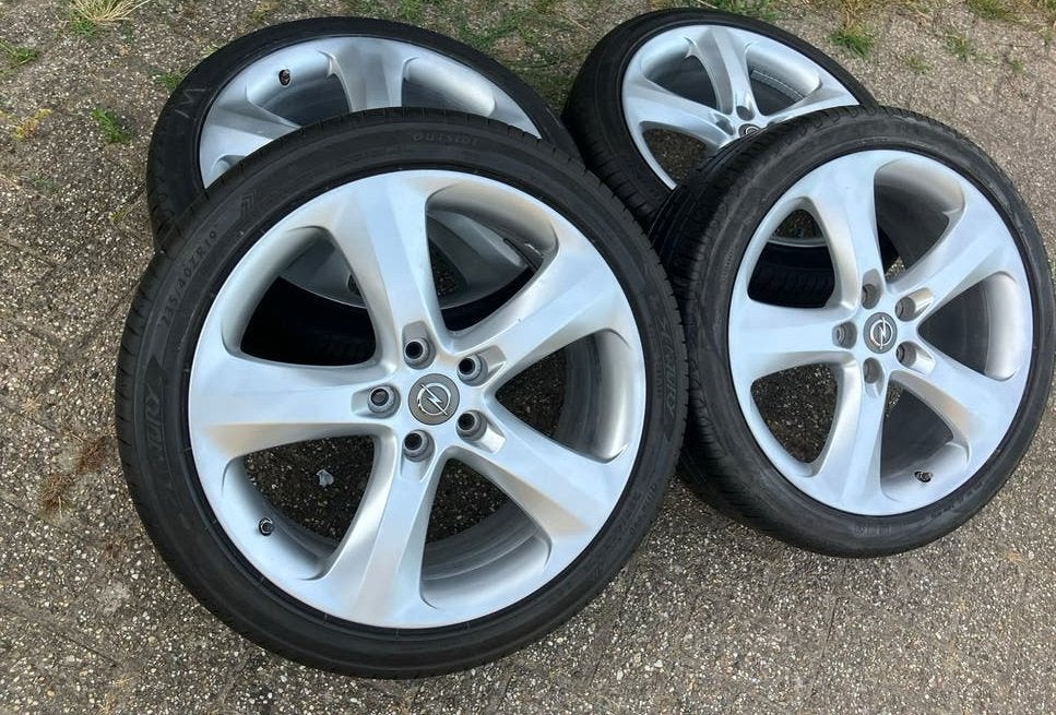 19 inch velgen banden Opel Astra Zafira Insignia B 5x115, Banden en Velgen, 235 mm, Personenwagen, Zomerbanden