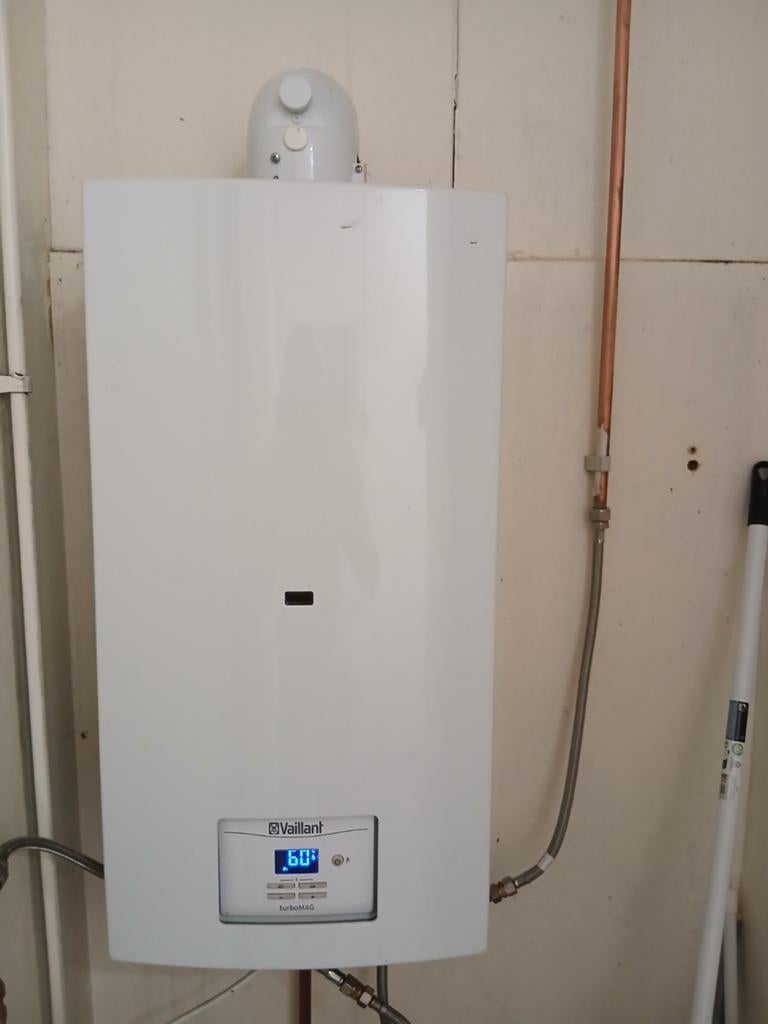 Vaillant Geiser TurboMAG, Doe-het-zelf en Verbouw, Geisers en Boilers, Aardgas, Ophalen of Verzenden, Terugslagbeveiliging (TTB)