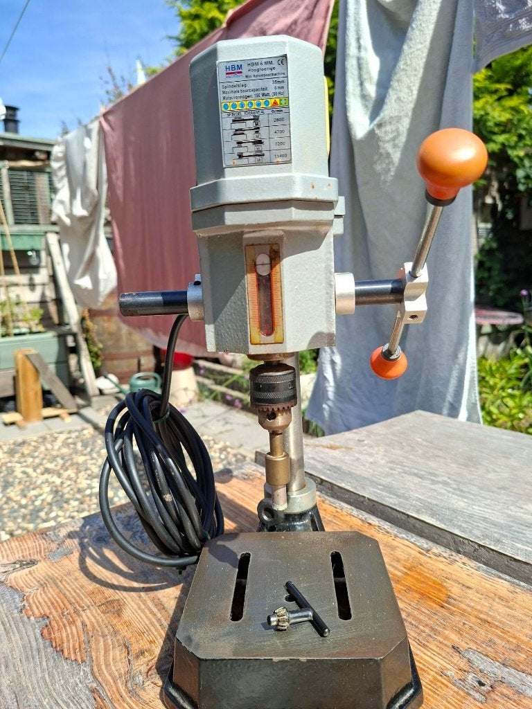Hoogtoerige (kolom)boormachine merk HBM, Ophalen, Gebruikt