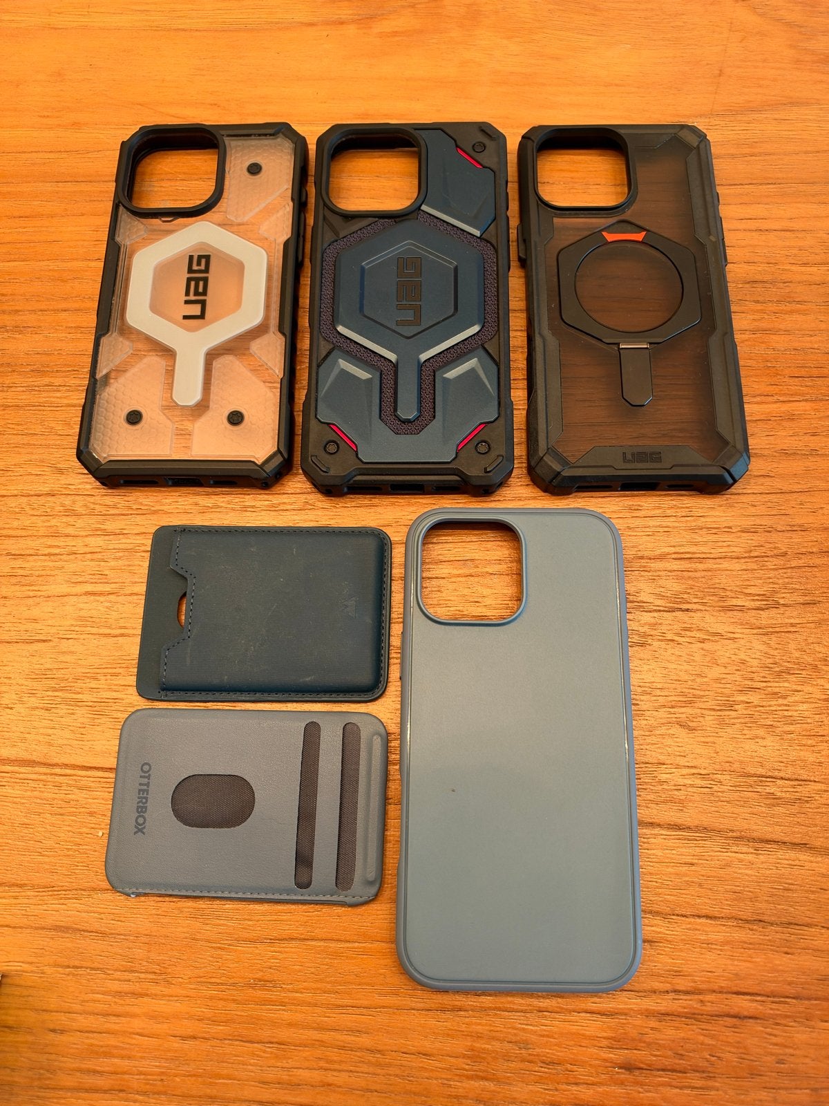 UAG en OtterBox iPhone 16 Pro Max hoesjes en pasjeshouders, Kunststof, Gebruikt, UAG, IPhone 14 Pro Max