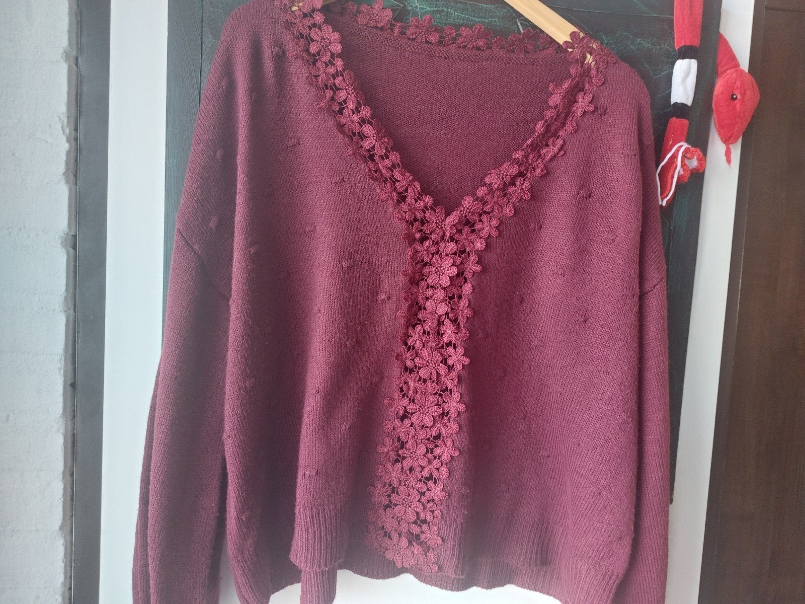 Bordeauxrode trui met kanten bloemen, maat XXL, Kleding | Dames, Maat 38/40 (M), Ophalen of Verzenden, Onbekend, Gedragen