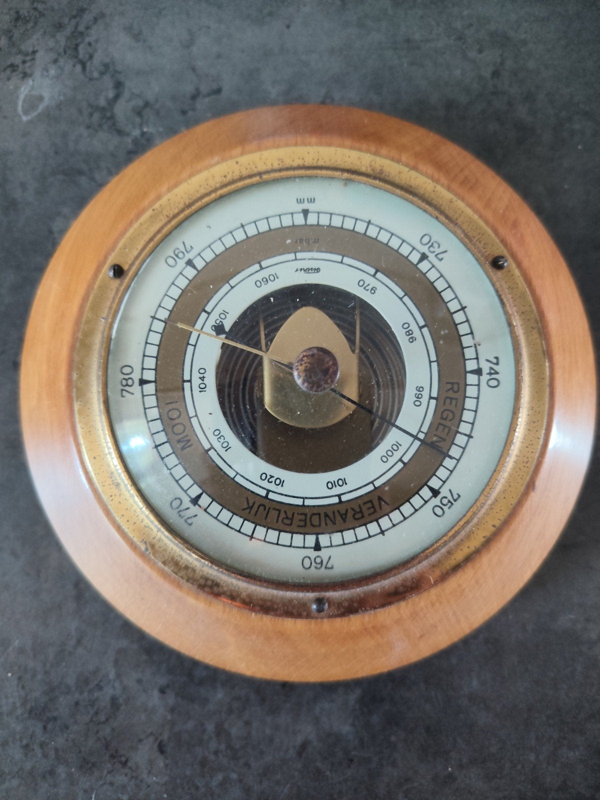 Barometer fisher, Ophalen