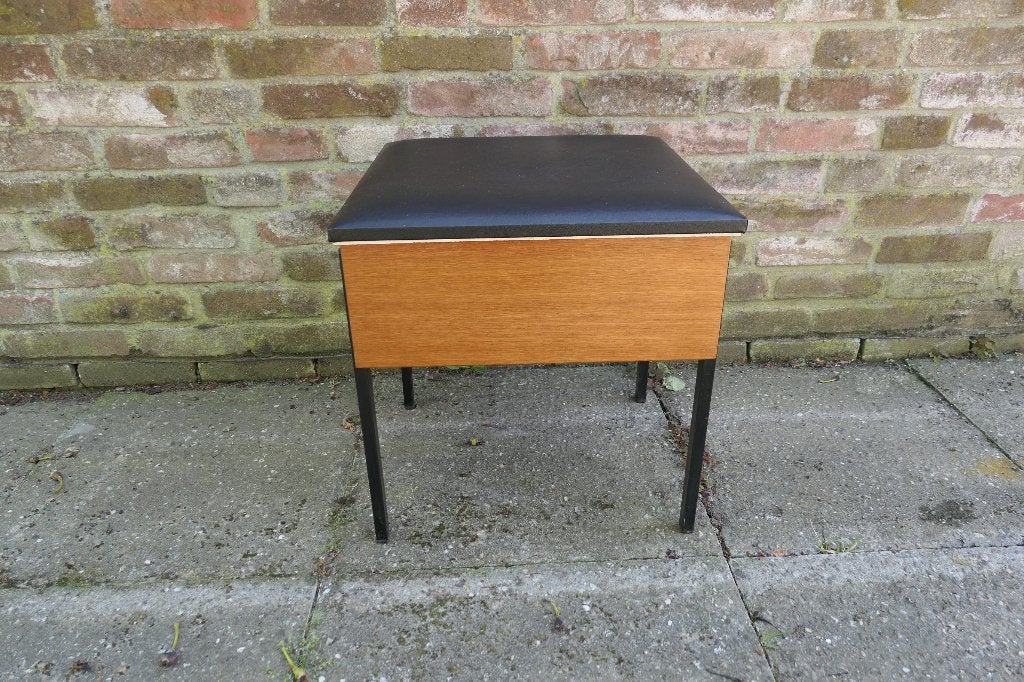 Vintage Aristo Holland naaipoef poef naaibox hout metaal, Ophalen, Zo goed als nieuw
