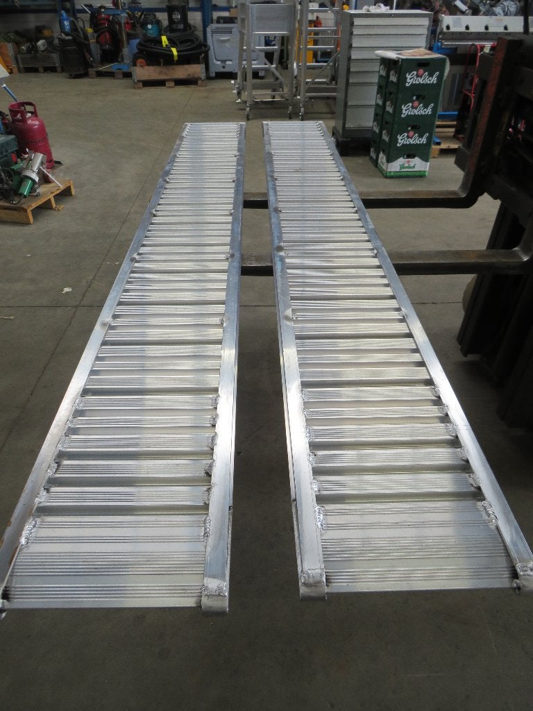 aluminium oprijplaten lengte 250 cm nieuw, Ophalen, Nieuw, Zandhaarweg, Oprijplaat.nl