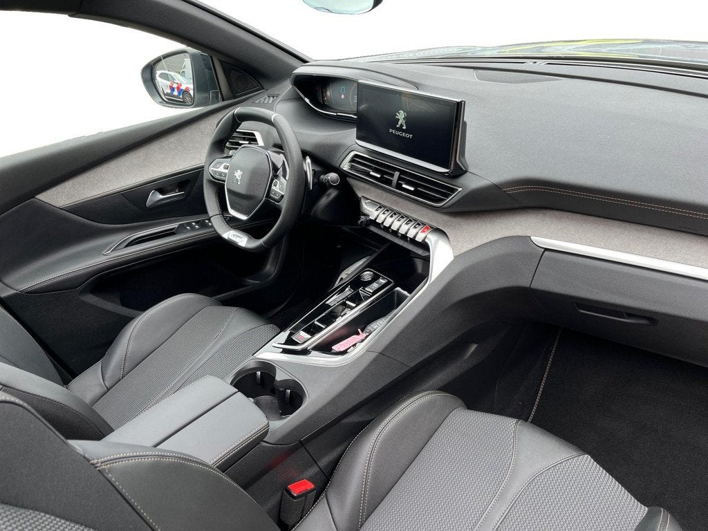 Peugeot 5008 GT 7 pers. | Achteruitrijcamera | Panoramadak |, Gebruikt, Bedrijf, 3 cilinders, 1527 kg