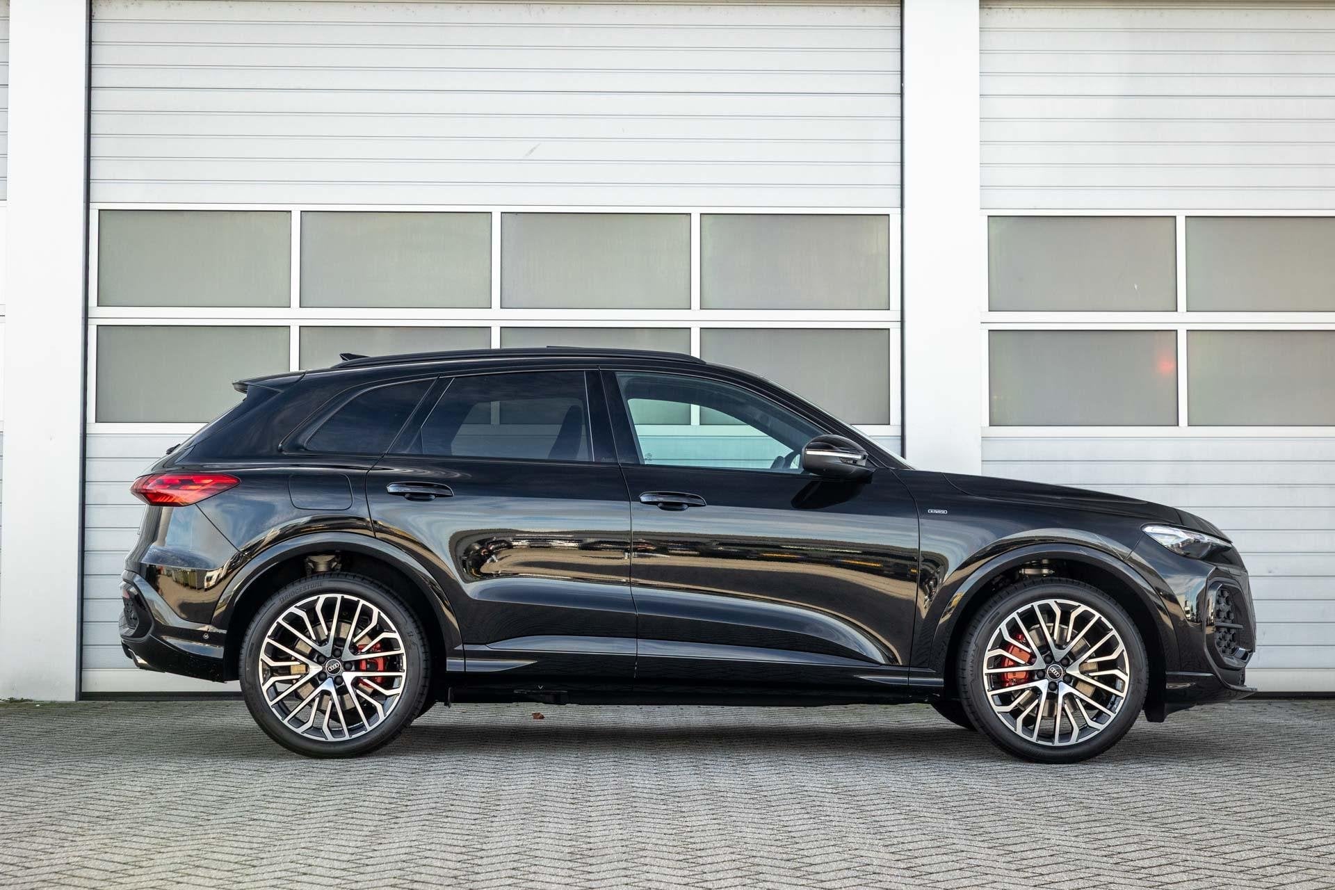 Audi Q5 2.0 TFSI e-hybrid quattro S Edition Competition | Mu, Auto's, Automaat, 12 maanden, Stof, 4 cilinders