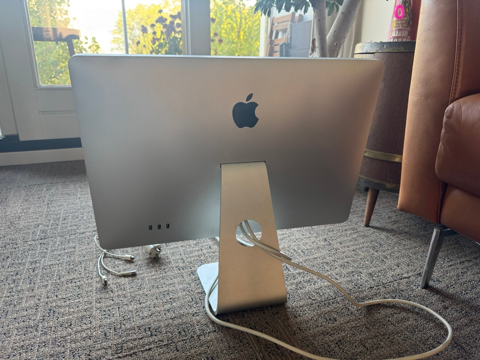 Foto 8 van Apple LED Cinema Display 24 inch – werkend met beeldstoring