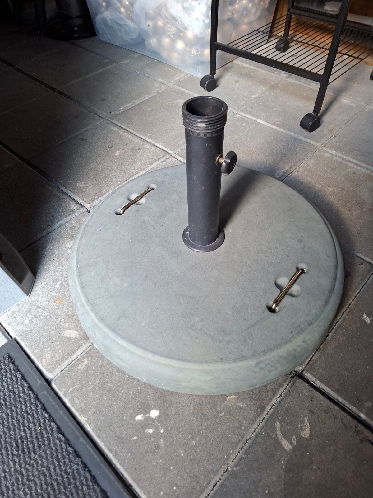 Betonnen parasolvoet 30kg met handgrepen, Ophalen, Gebruikt, Minder dan 1 meter, Parasolvoet