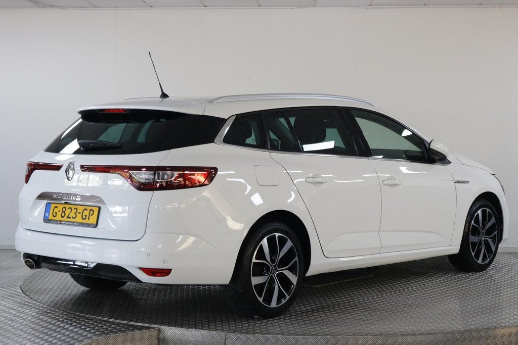 Renault Mégane Estate 1.3 TCe Bose Clima | Camera | Cruise, Voorwielaandrijving, Gebruikt, 4 cilinders, Leder en Stof