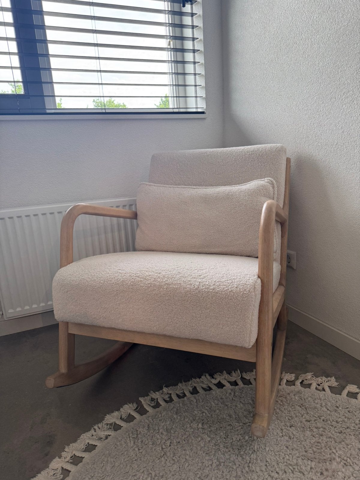Comfortabele Schommelstoel met Teddy Stof en Houten Frame, Ophalen, Wit, Zo goed als nieuw, Eén
