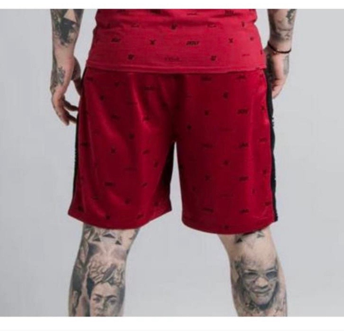 SikSilk Shadow Loose Fit Shorts – Deep Red & Black XS - S, Nieuw, Ophalen of Verzenden, H, H