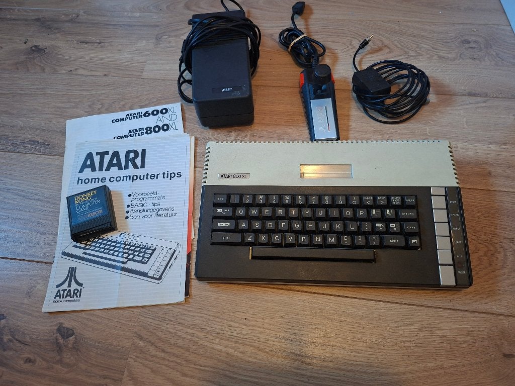 Atari 800XL, Computers en Software, Verzenden, Atari