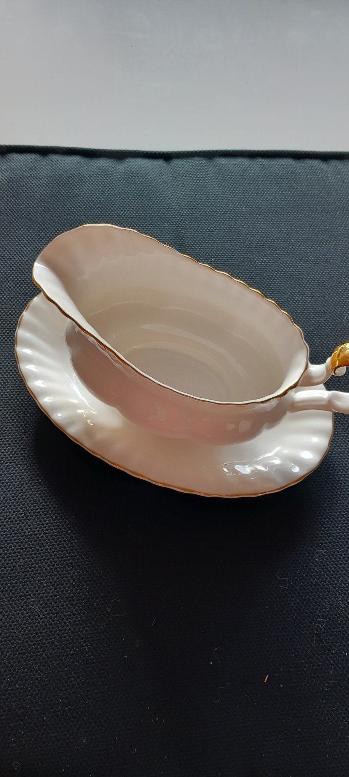 Royal Albert  Val d'Or sauskom, Ophalen