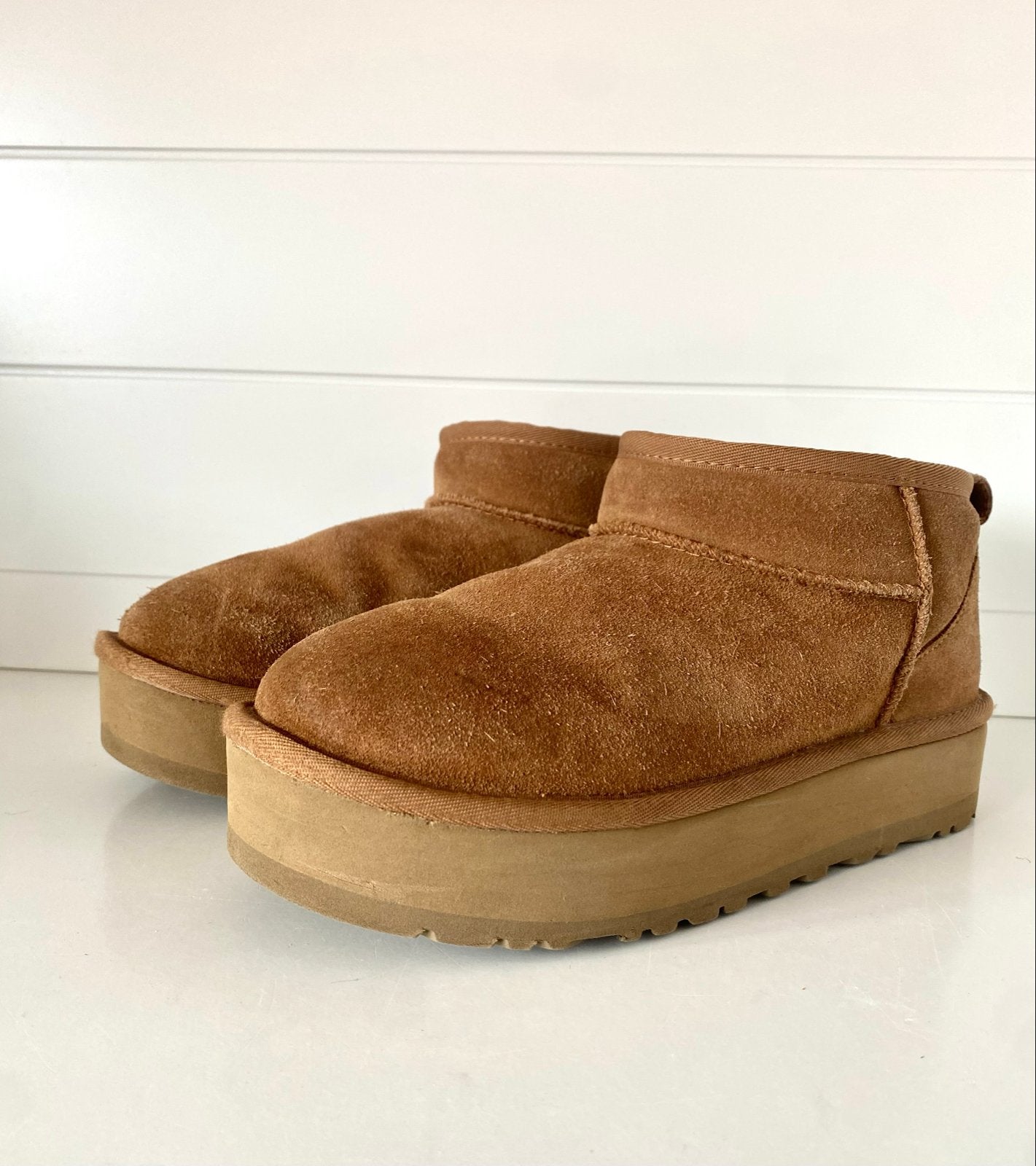 Ugg Classic Ultra Mini Platform Chestnut Maat 37, Kleding | Dames, Schoenen, Zo goed als nieuw, Lage of Enkellaarzen, Bruin, Ophalen of Verzenden