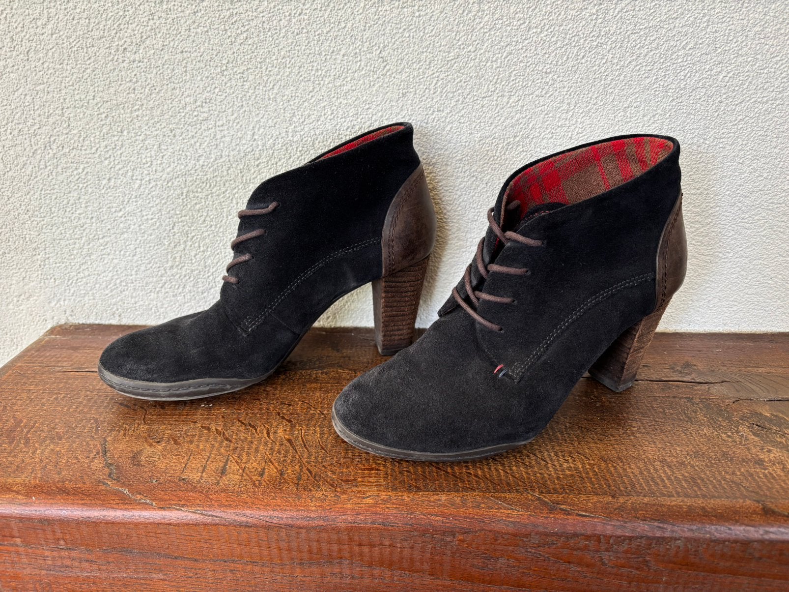 Tommy hilfiger korte blauwe laarsjes met hak maat 39, Blauw, Ophalen of Verzenden, Zo goed als nieuw, Schoenen met hoge hakken