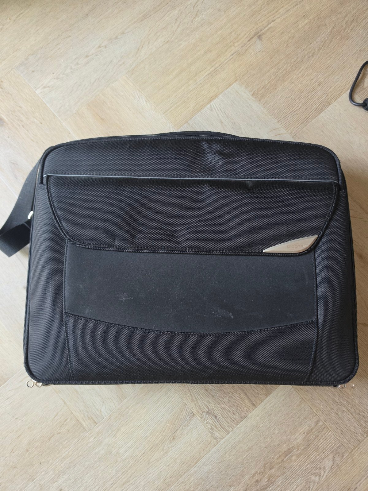 Stevige DICOTA XL Laptoptas  (Groot formaat, ca 17.3 inch), Ophalen of Verzenden, 17 inch of meer, Gebruikt, Zwart