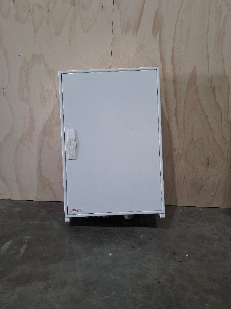 Groepenkast Hager zwaar model, Ophalen, Zo goed als nieuw, 250 mm of meer