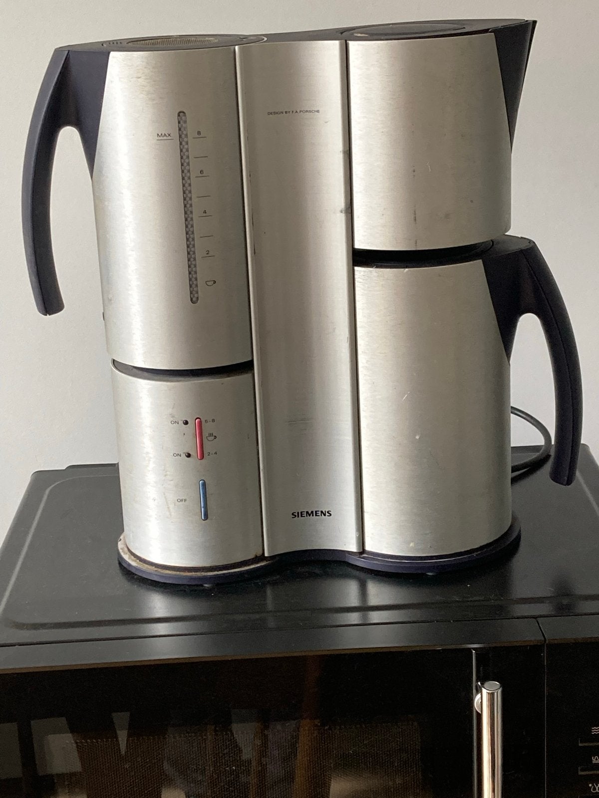 Siemens FA Porsche design koffiezetapparaat (defect), Witgoed en Apparatuur, Koffiezetapparaten, 10 kopjes of meer, Koffiemachine