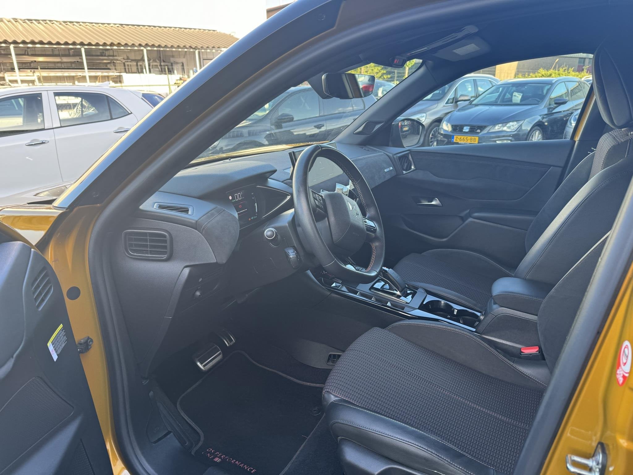 DS 3 Crossback E-Tense Performance Line+ 50 kWh Clima, cruis, 136 pk, Gebruikt, Alcantara, 1498 kg