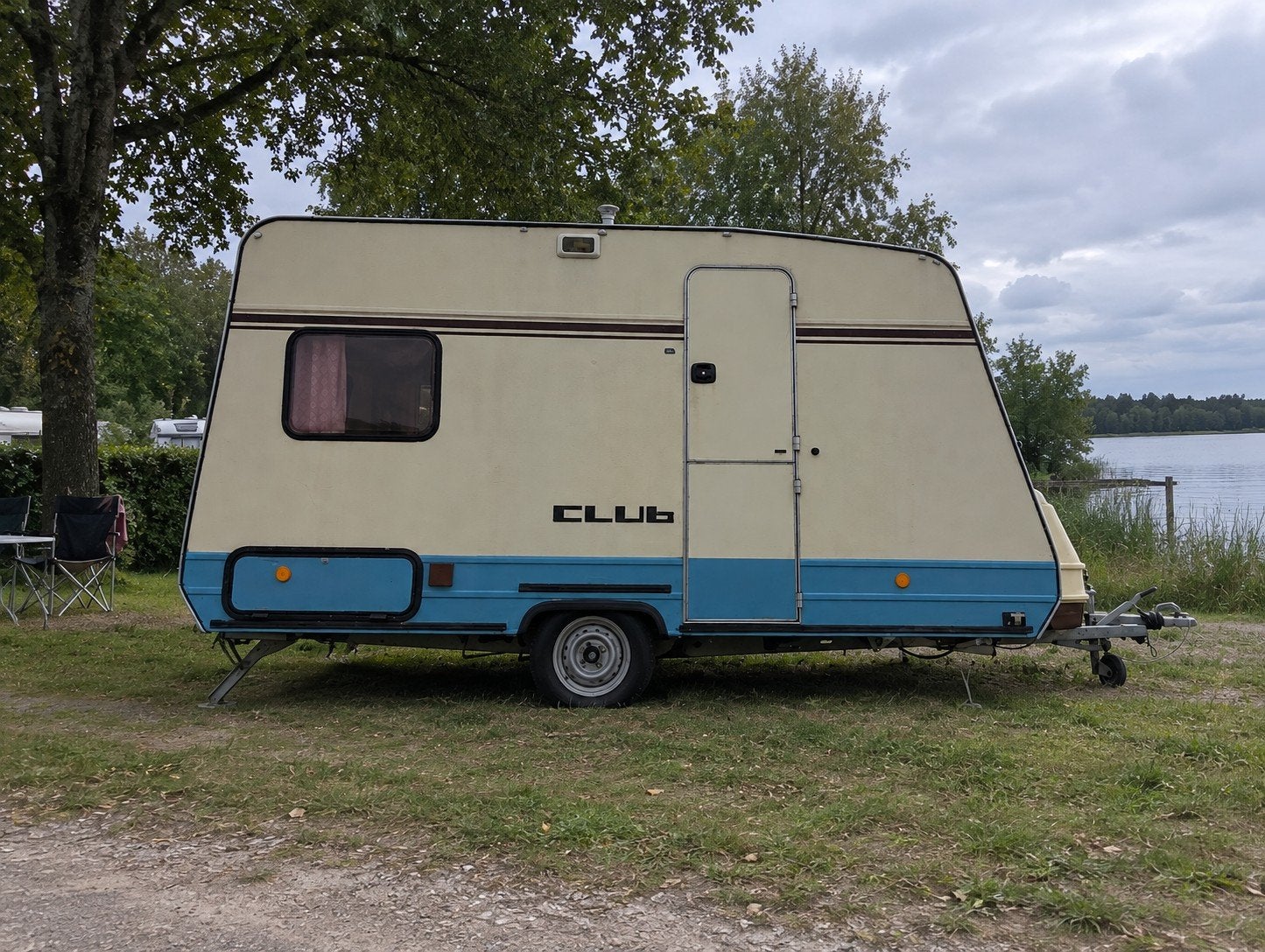 Nette Bürstner Club Caravan uit 1985 met voortent, Rondzit, Koelkast, Particulier, Bürstner
