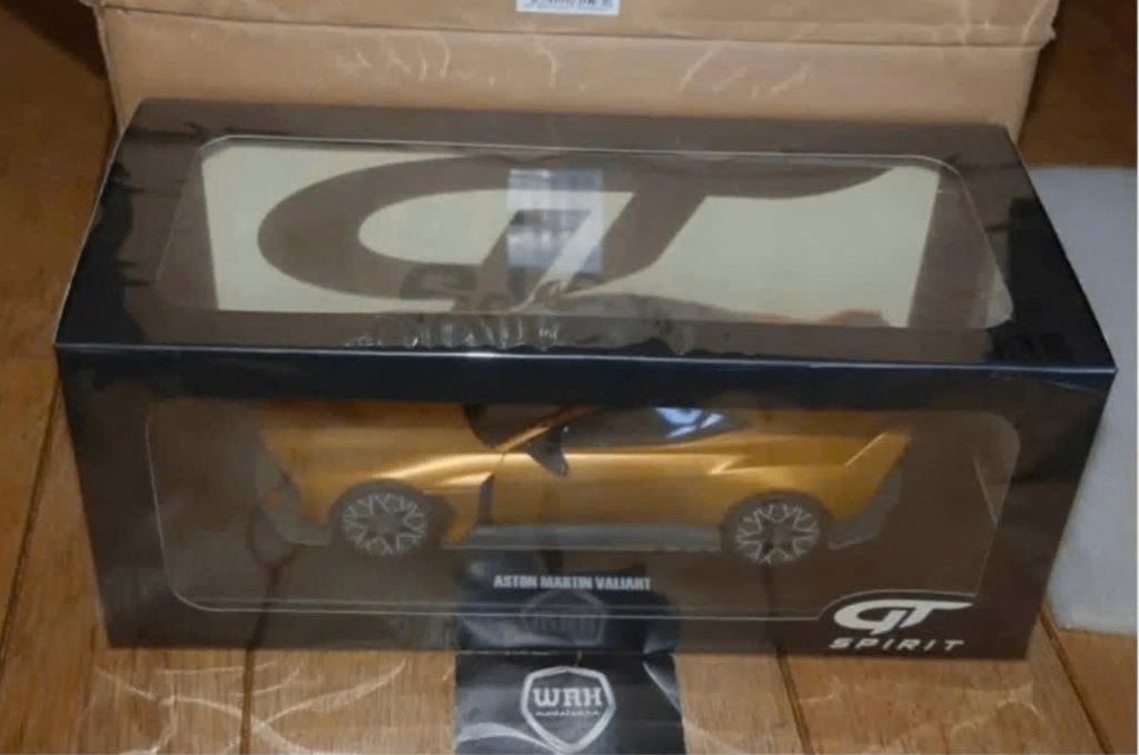 1:18 ASTON MARTIN VAILLIANT auric gold GT546 GT spirit WRH, Verzenden, Zo goed als nieuw, Auto, Overige merken