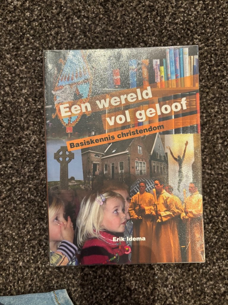 Een wereld vol geloof - Basiskennis christendom, Boeken, Erik Idema, Zo goed als nieuw, Gamma, HBO