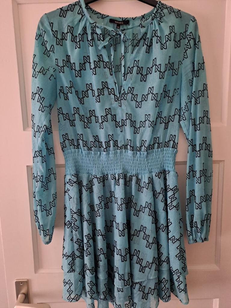 Prachtige Nikkie dress maat 34 ( valt groter), Blauw, Nieuw, Ophalen of Verzenden, Nikkie