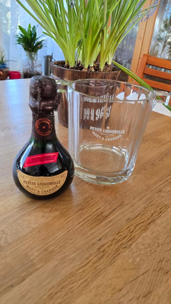 Moët et Chandon Petite Liquorelle met bijbehorende ijsemmer, Ophalen, Frankrijk, Champagne
