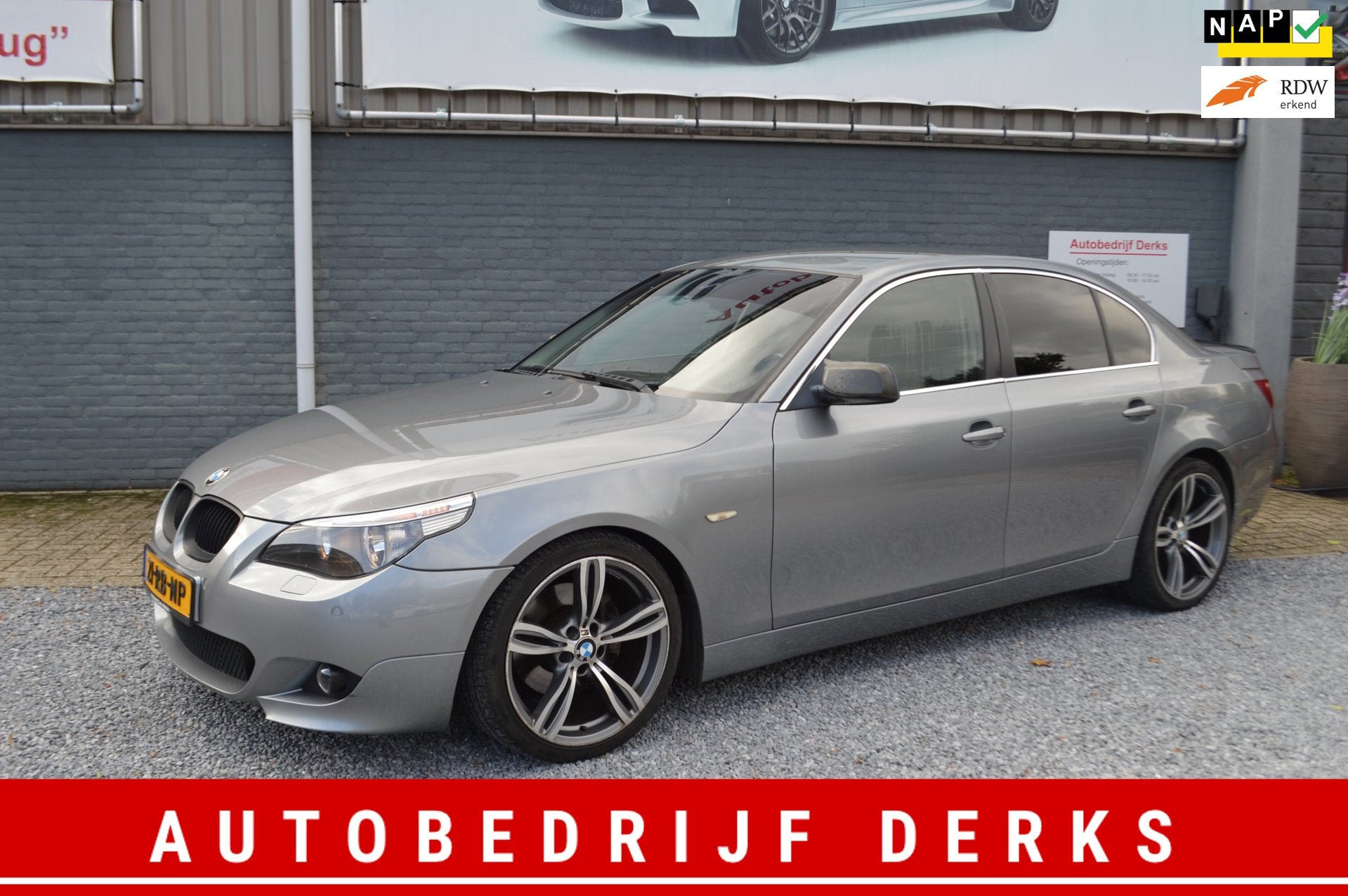 BMW 5-serie 530i Executive M-Pakket | Airco | Leer | Navi |, Auto's, Automaat, Achterwielaandrijving, Gebruikt, 2000 kg