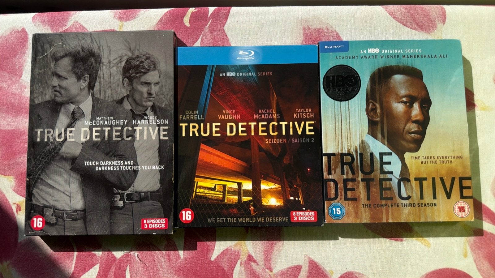 True Detective Seizoenen 1, 2 & 3, Cd's en Dvd's, Dvd's | Tv en Series, Vanaf 16 jaar, Ophalen of Verzenden, Zo goed als nieuw