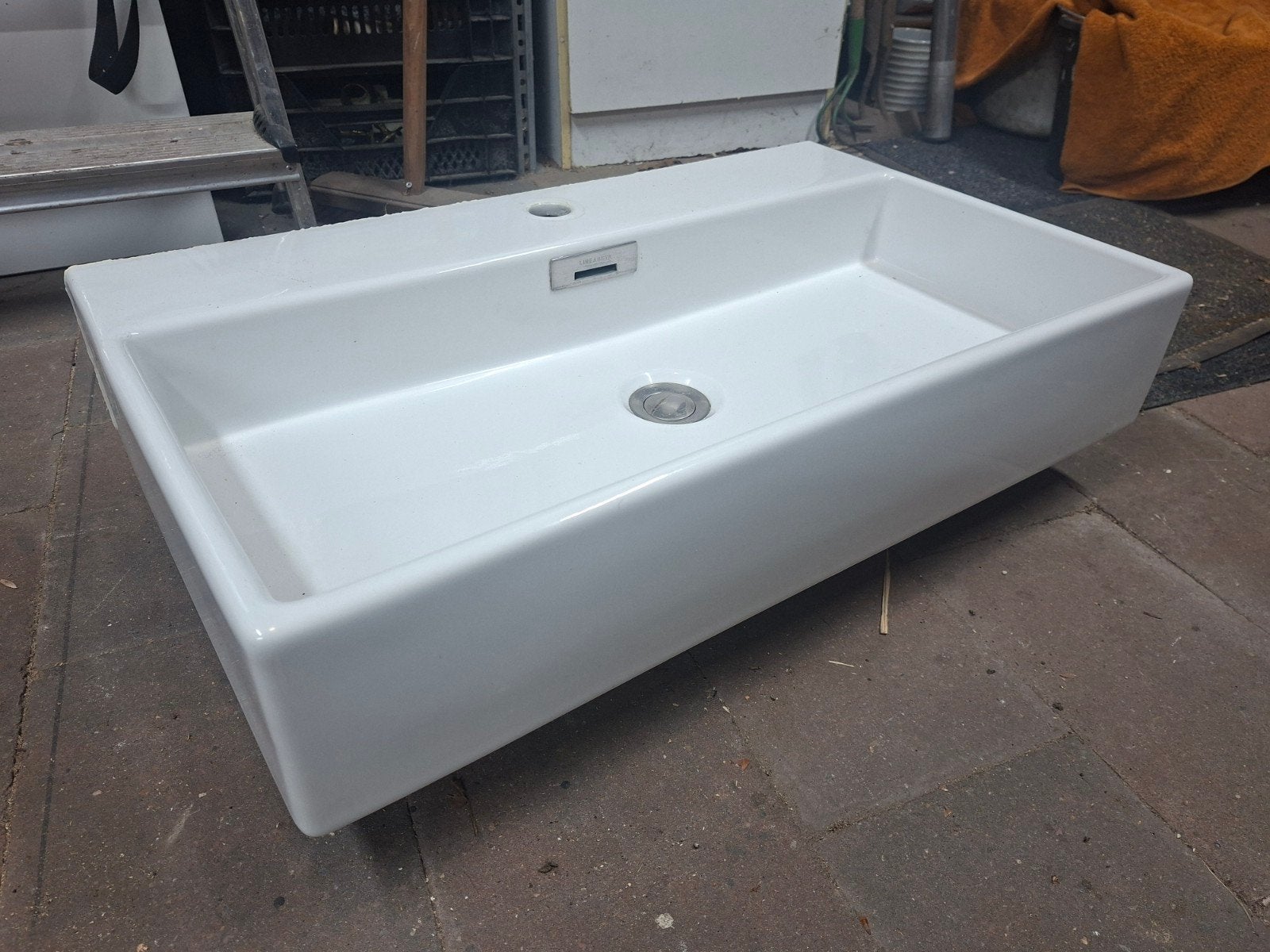 LineaBeta Milano opzetwastafel 70x42 cm, Ophalen, 50 tot 100 cm, Zo goed als nieuw, Minder dan 100 cm