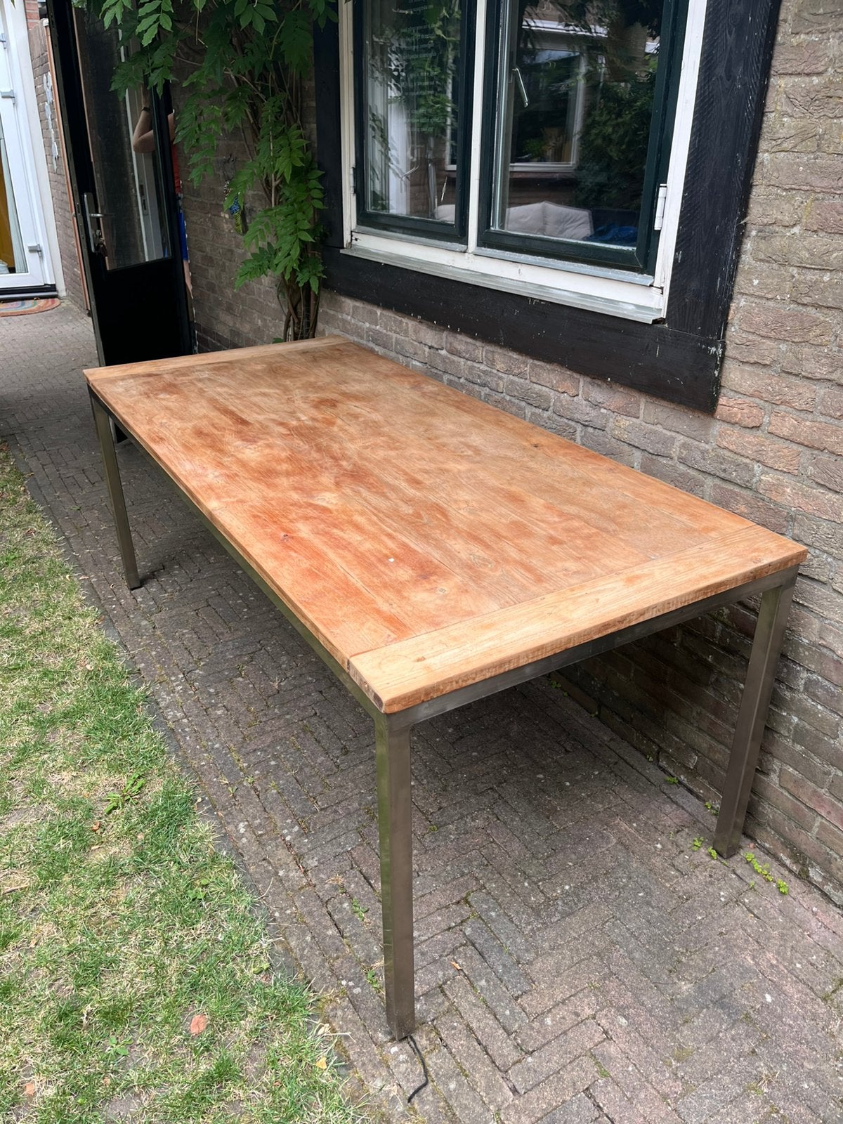 Industriële tafel - Loods 5, Ophalen, Zo goed als nieuw, 4 tot 6 stoelen