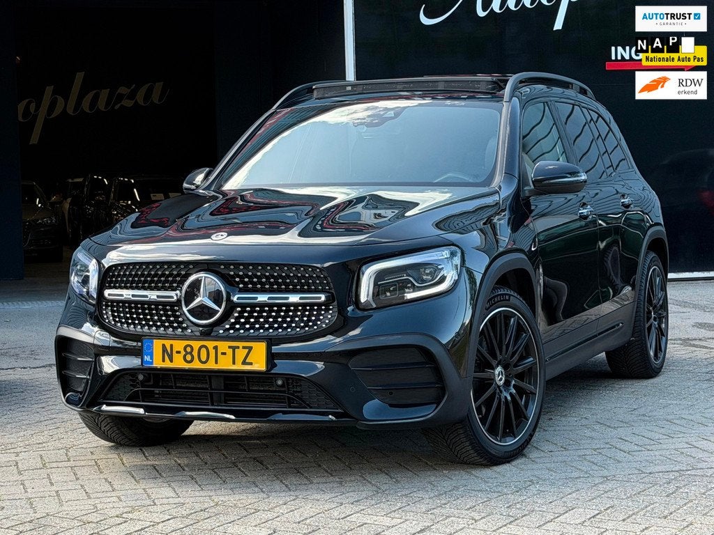 Mercedes-Benz GLB 200 Business Solution AMG-line PANO|MEMORY, Auto's, Mercedes-Benz, 4 cilinders, Leder en Stof, Origineel Nederlands
