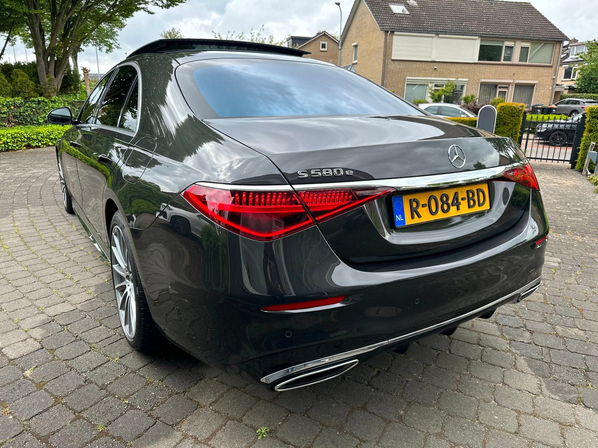 Mercedes-Benz S-klasse 580 e Lang AMG, Pano Dealer Onderhoud, Auto's, Automaat, Achterwielaandrijving, Gebruikt, 367 pk