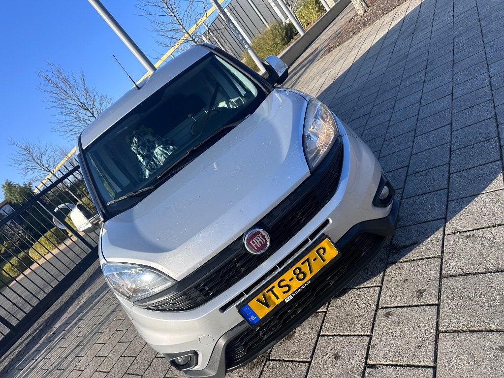 Fiat Doblo Cargo 1.3 MJ 16V 90pk 2016 Grijs, Voorwielaandrijving, Euro 5, 4 cilinders, Overige bekleding