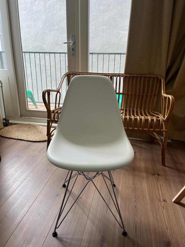 Vitra Eames DSR stoel wit, Huis en Inrichting, Stoelen, Ophalen, Wit, Eén