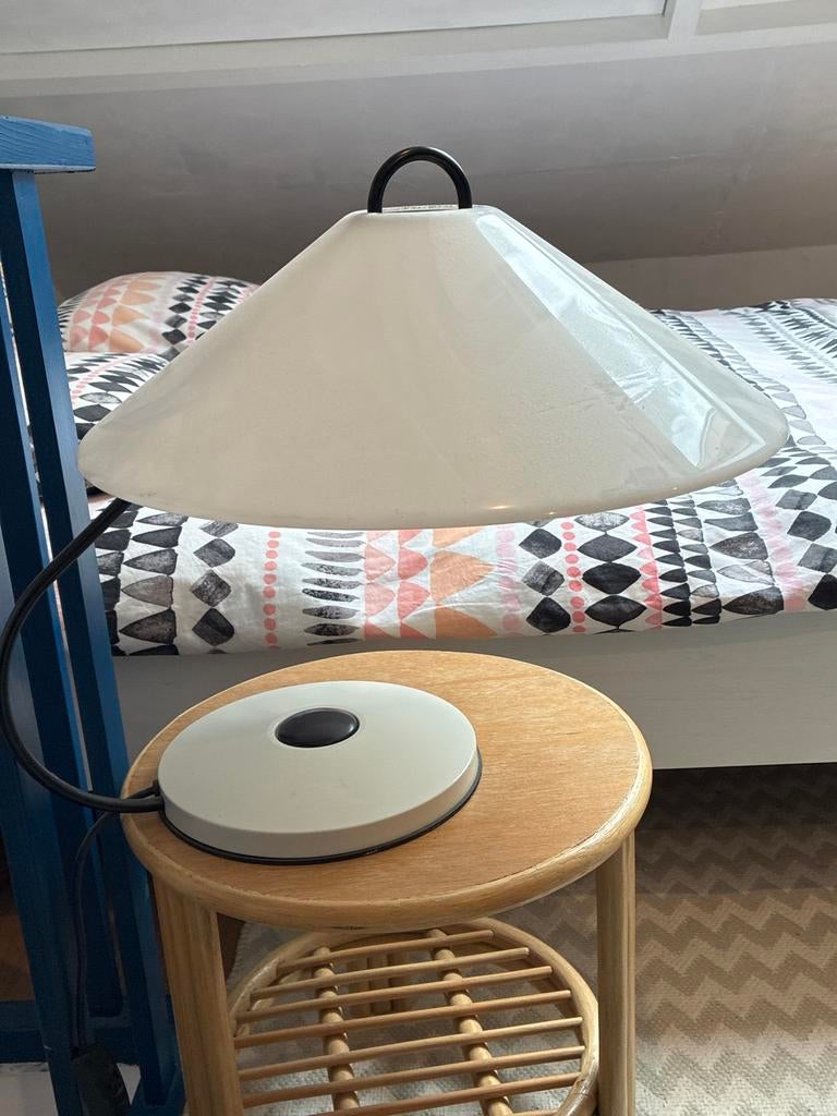 Design jaren 70 tafellamp met plexiglas kap, Ophalen, Gebruikt