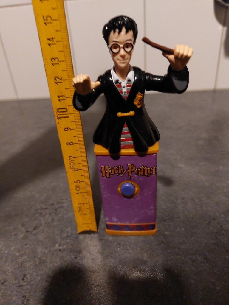 Harry Potter met toverstaf, Verzamelen, Harry Potter, Ophalen of Verzenden, Gebruikt, Actiefiguurtje