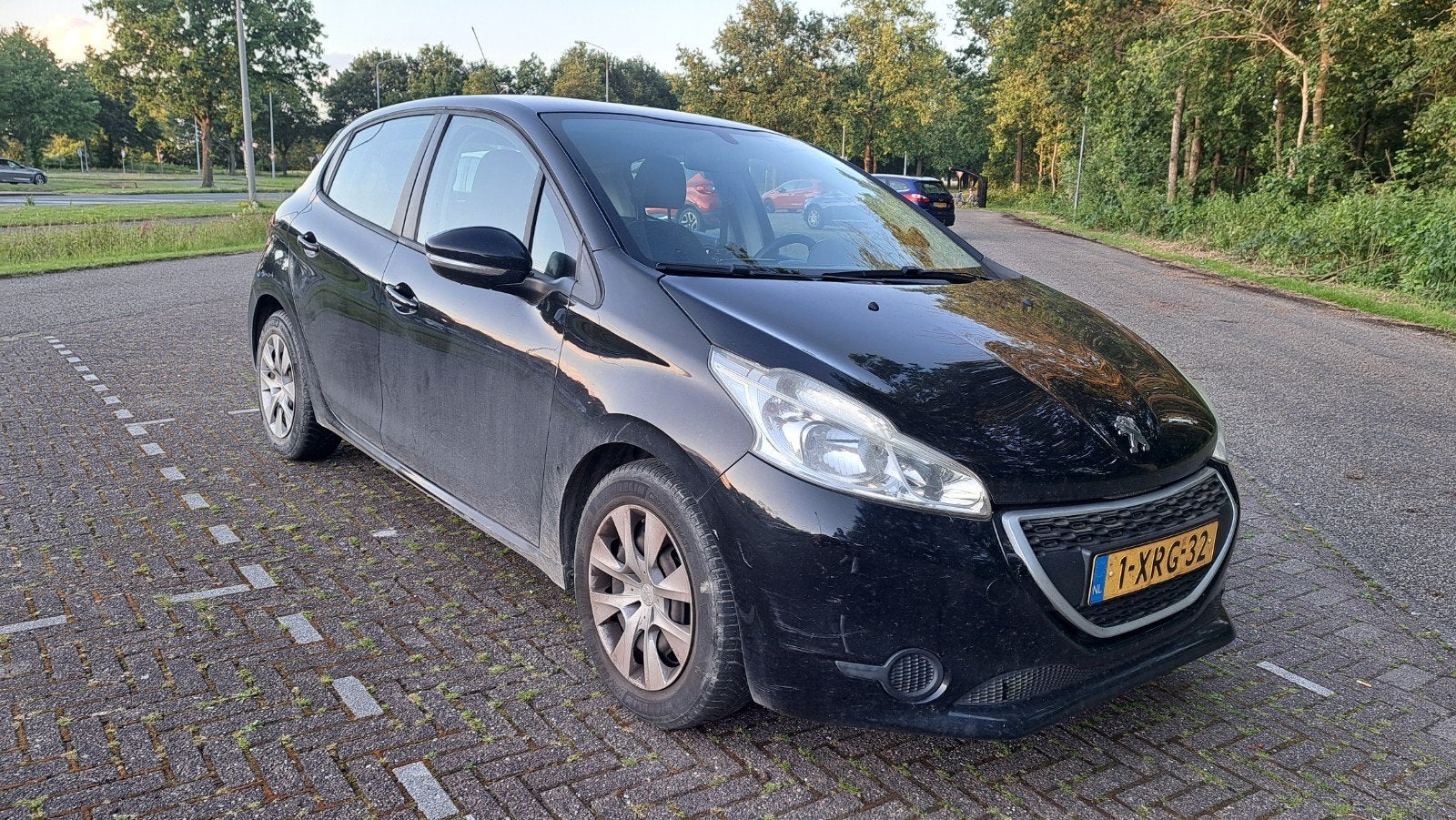Peugeot 208 1.0 VTI 50KW/68PK 5-D 2014 Zwart, Voorwielaandrijving, 450 kg, 31 €/maand, Origineel Nederlands