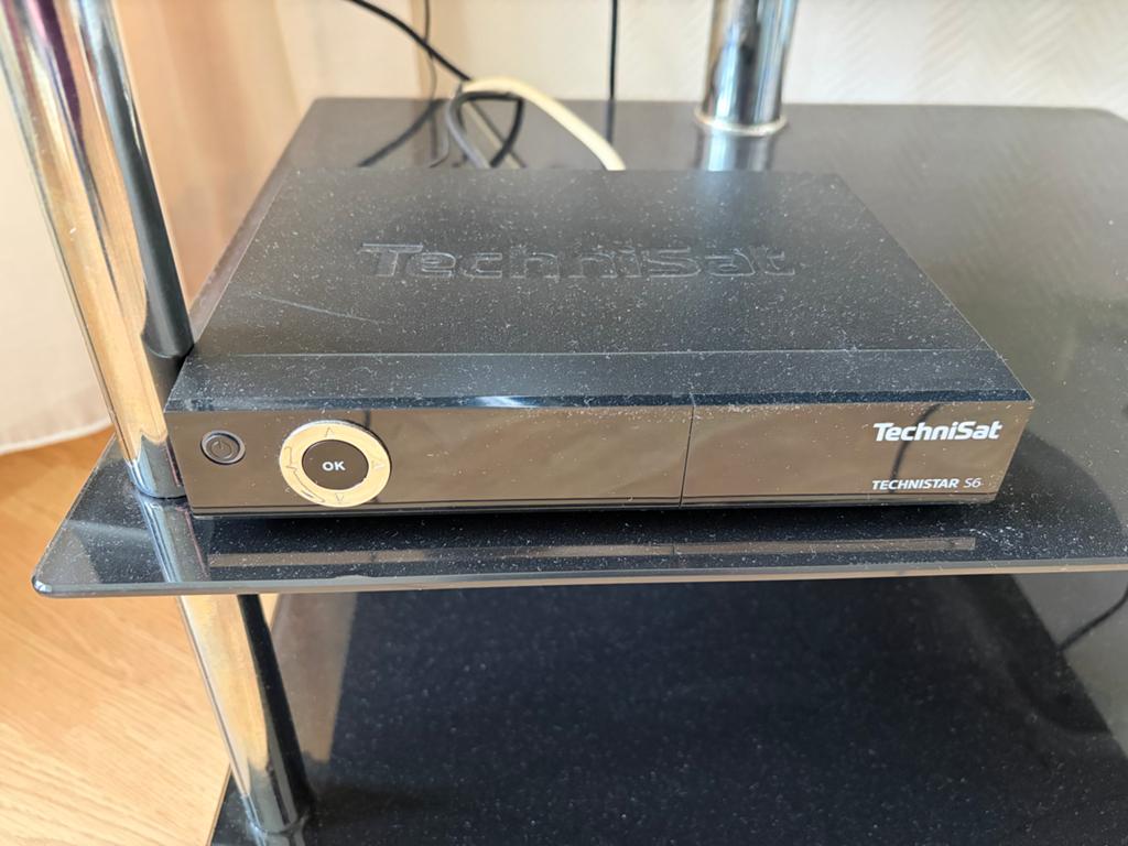 Technisat Technistar S6 + 2x duo kop - 1 jaar oud, Audio, Tv en Foto, Schotelantennes, Ophalen, Zo goed als nieuw, (Schotel)antenne