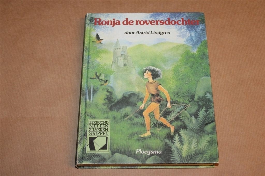 Ronja de Roversdochter — Astrid Lindgren, Kinderboek 1989, Ophalen of Verzenden, Gelezen