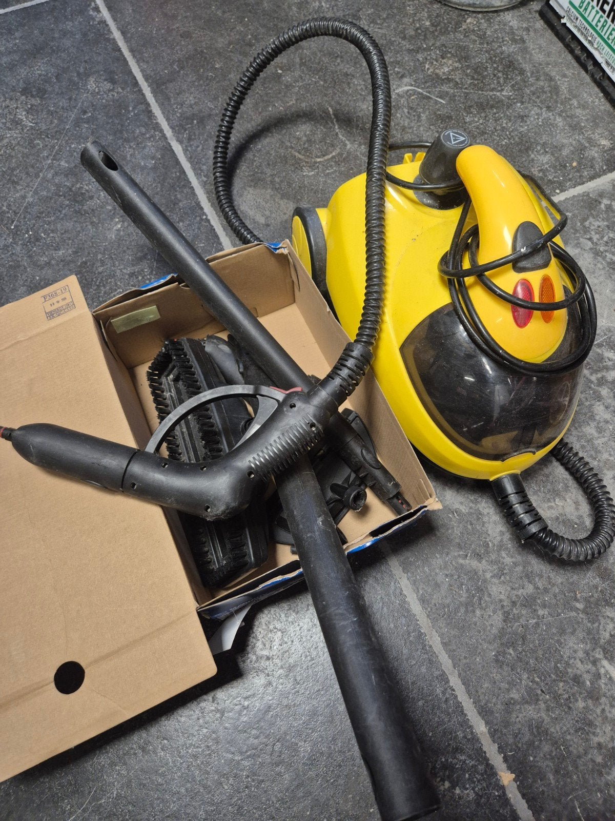 Stoomreiniger met accessoires, Ophalen, Gebruikt