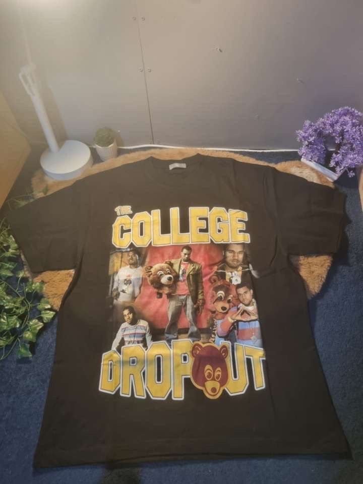 Nieuw The College Dropout T-shirt Maat M/L, Ophalen of Verzenden, Nieuw, Maat 48/50 (M), Zwart