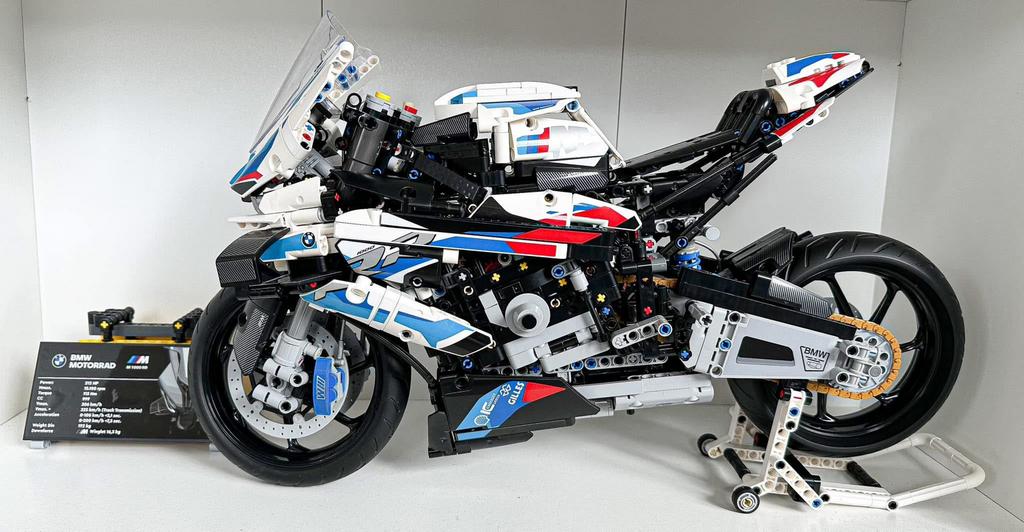 LEGO Technic BMW M 1000 RR (42130) met doos, Kinderen en Baby's, Speelgoed | Duplo en Lego, Ophalen of Verzenden, Zo goed als nieuw
