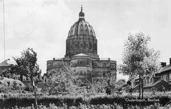 301-327-031 Oudenbosch Basiliek, Verzenden, Voor 1920, Noord-Brabant
