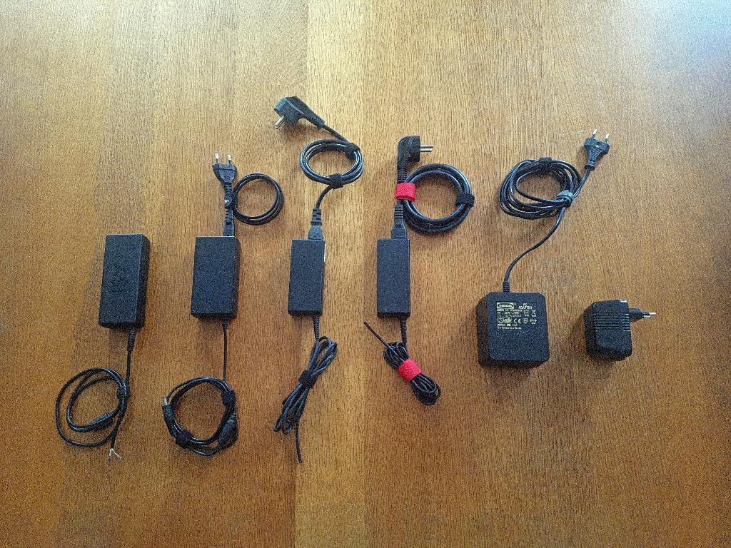 Laptop opladers en externe voedingen, Audio, Tv en Foto, Opladers, Zo goed als nieuw, Ophalen of Verzenden